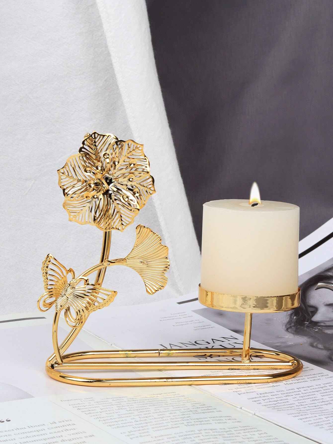 Romantic Candle With Golden Ginkgo Leaves