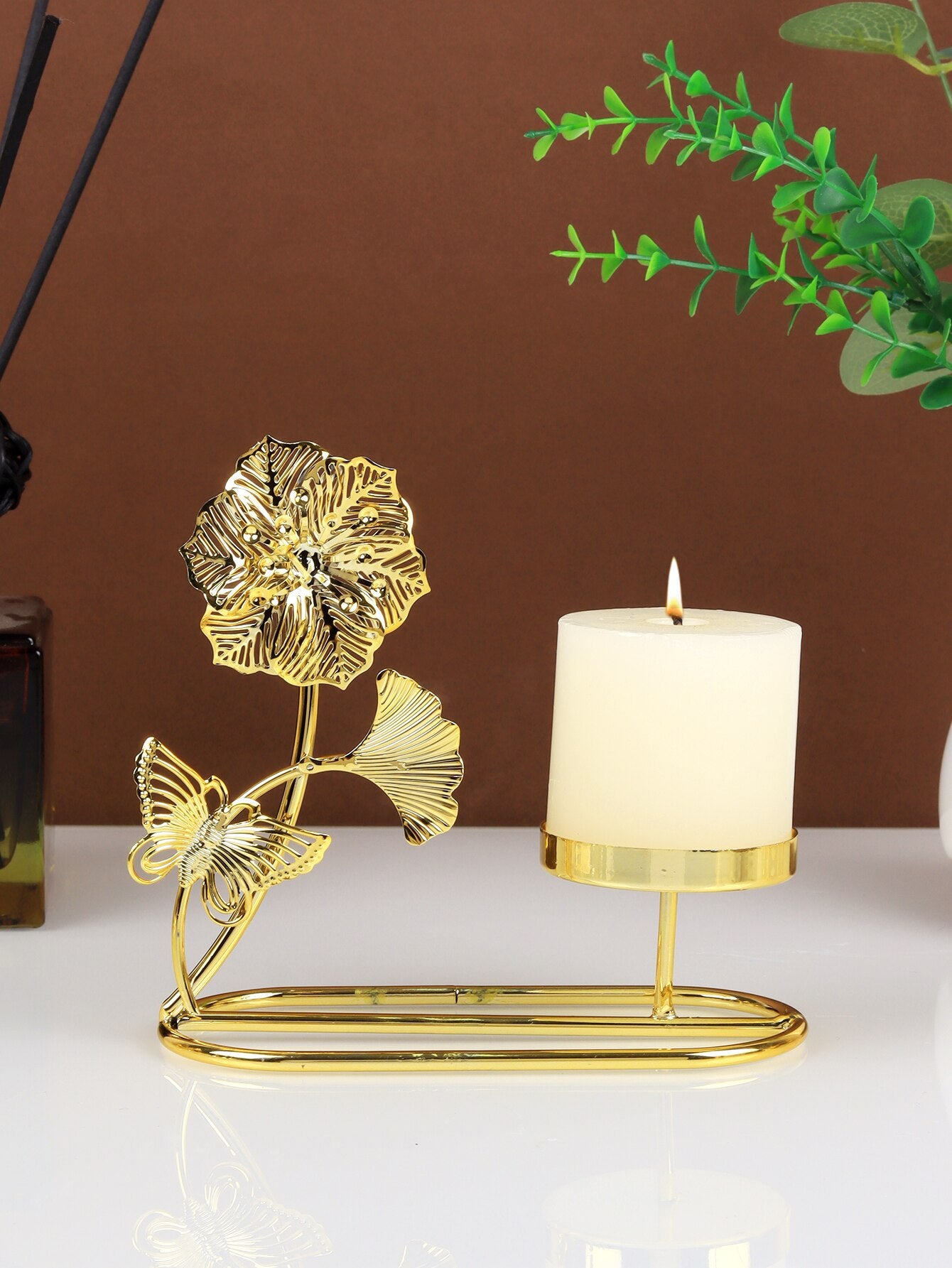 Romantic Candle With Golden Ginkgo Leaves